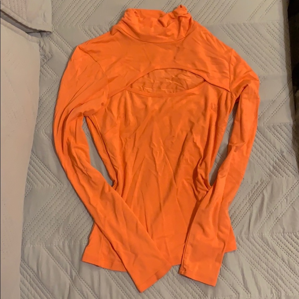 Turtle neck long sleeve.